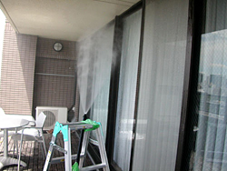 サッシュ廻り散水状況